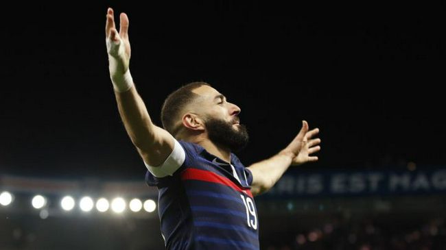 三笘薫成为英超中直接参与进球最多的日本球员布莱顿2-1战胜布伦特福德的比赛中，日本边锋三笘薫再次为队友送上助攻。